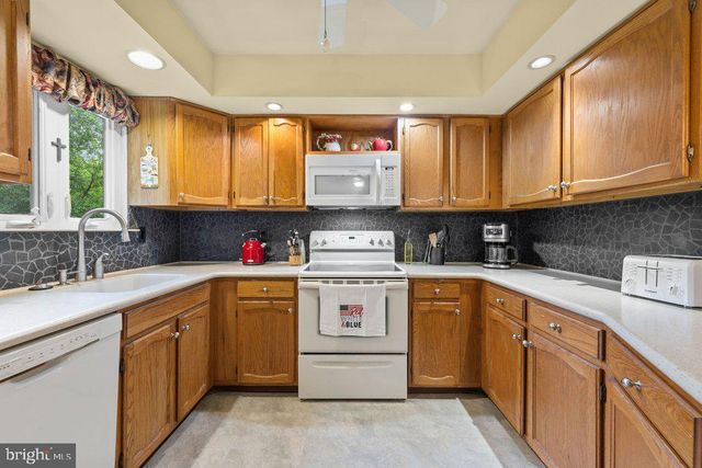 300 WESTBRIAR DR, Media, PA 19063