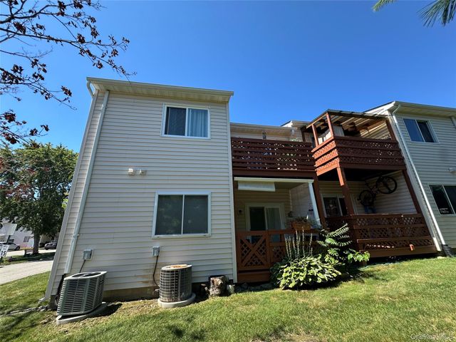 422 Gregory Court, Highland, NY 12528