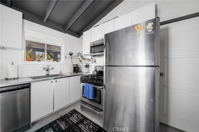 6443 Valley View Street, Joshua Tree, CA 92252