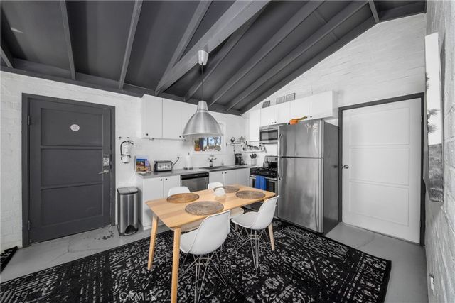 6443 Valley View Street, Joshua Tree, CA 92252