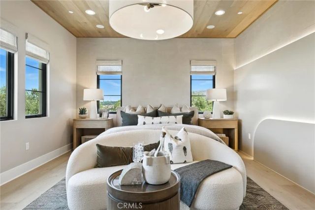 433 Narcissus, Irvine, CA 92602