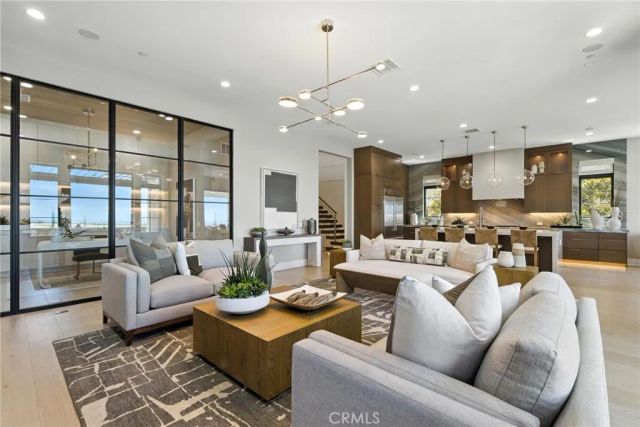 433 Narcissus, Irvine, CA 92602
