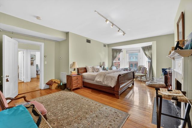 290 Beacon 4, Boston, MA 02116