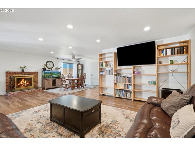 6215 Ne 102ND Ave, Vancouver, WA 98662