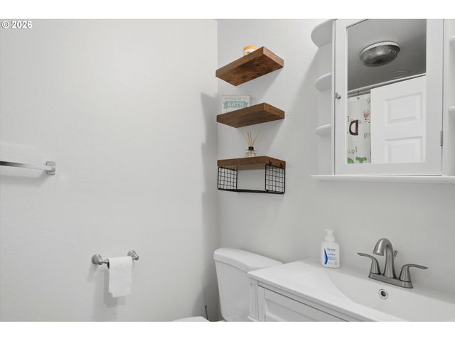 6215 Ne 102ND Ave, Vancouver, WA 98662