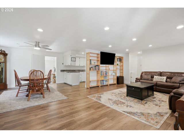 6215 Ne 102ND Ave, Vancouver, WA 98662