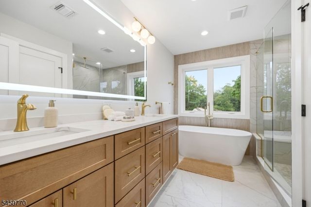 77 Elmwood Dr, Livingston Twp., NJ 07039