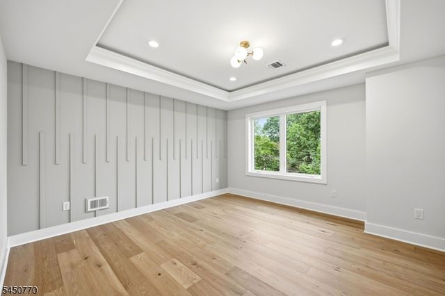 77 Elmwood Dr, Livingston Twp., NJ 07039