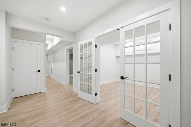 77 Elmwood Dr, Livingston Twp., NJ 07039
