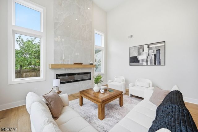 77 Elmwood Dr, Livingston Twp., NJ 07039