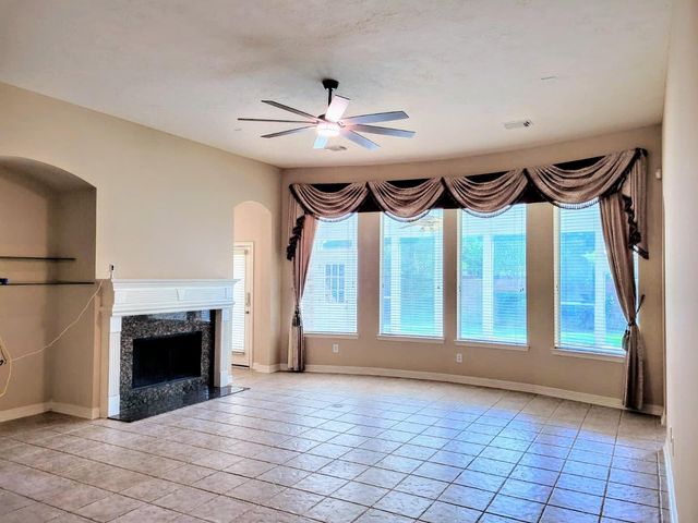 10327 Earlington Manor Drive, Spring, TX 77379