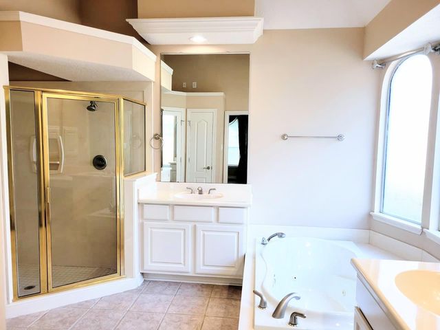 10327 Earlington Manor Drive, Spring, TX 77379