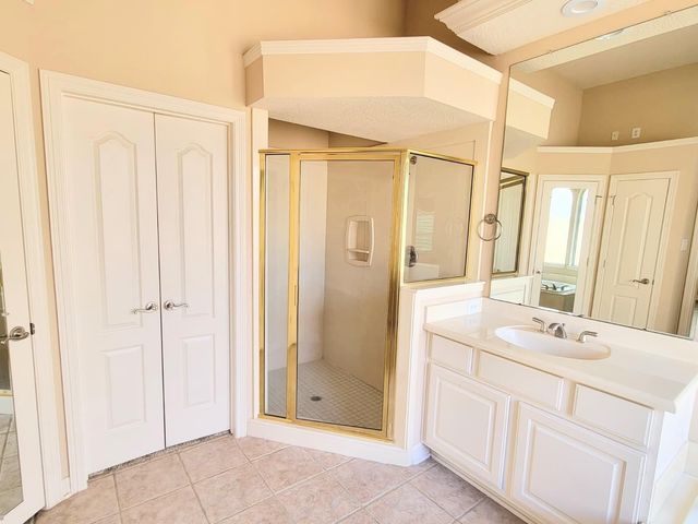 10327 Earlington Manor Drive, Spring, TX 77379