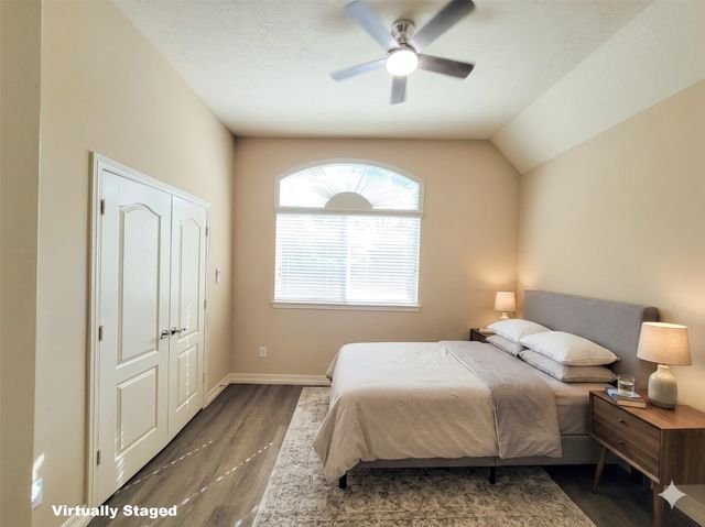 10327 Earlington Manor Drive, Spring, TX 77379