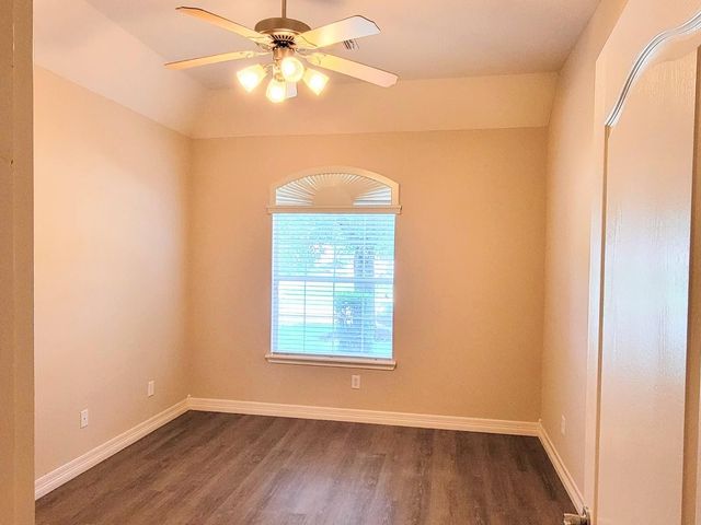 10327 Earlington Manor Drive, Spring, TX 77379