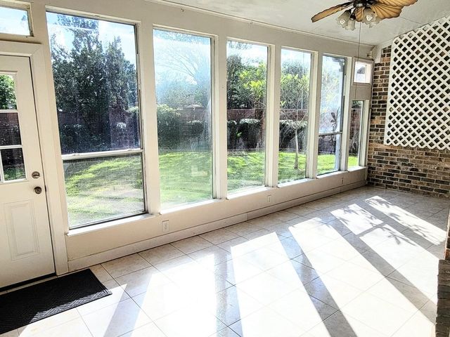 10327 Earlington Manor Drive, Spring, TX 77379