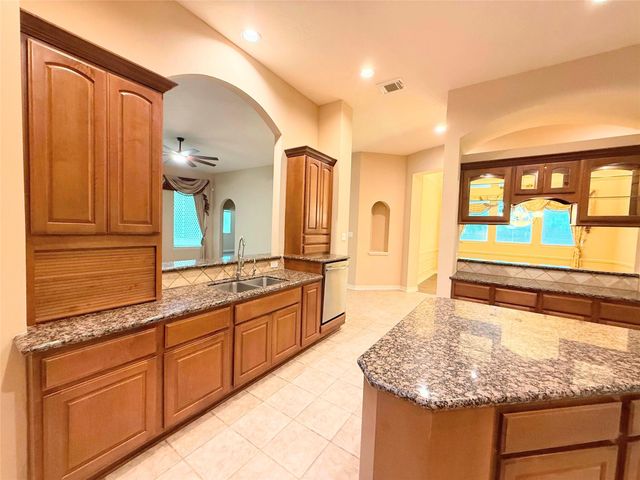 10327 Earlington Manor Drive, Spring, TX 77379