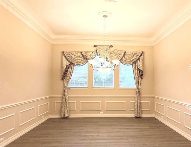 10327 Earlington Manor Drive, Spring, TX 77379