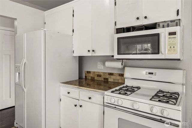 6502 21st Avenue NE, Tacoma, WA 98422