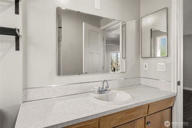 6502 21st Avenue NE, Tacoma, WA 98422