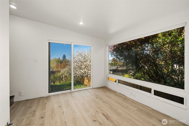 6502 21st Avenue NE, Tacoma, WA 98422