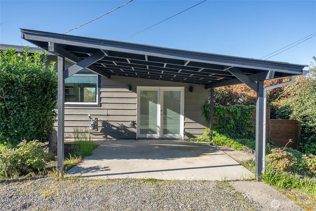 6502 21st Avenue NE, Tacoma, WA 98422