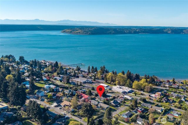 6502 21st Avenue NE, Tacoma, WA 98422