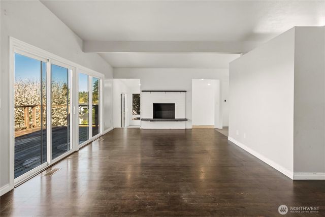 6502 21st Avenue NE, Tacoma, WA 98422