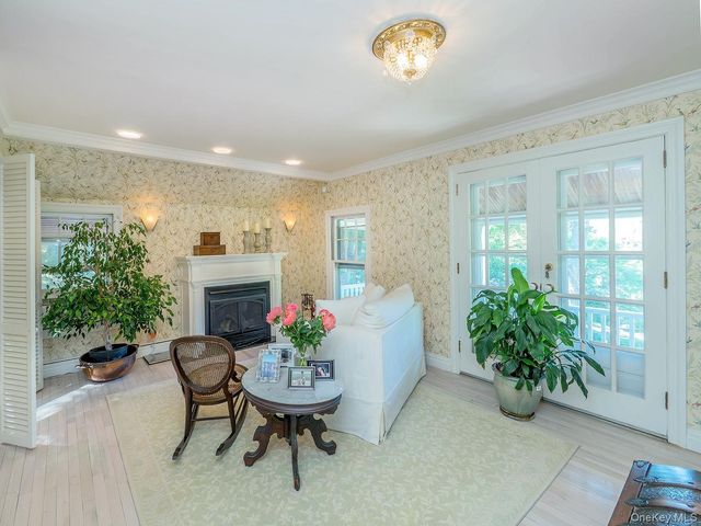 291 Prospect Avenue, Sea Cliff, NY 11579