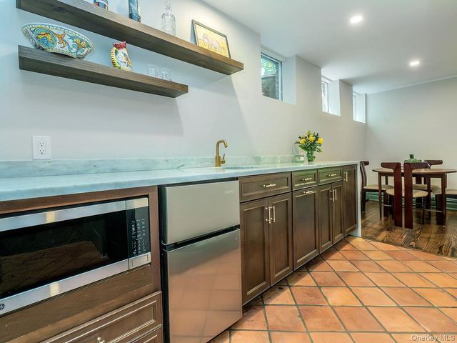 291 Prospect Avenue, Sea Cliff, NY 11579