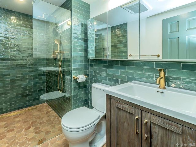 291 Prospect Avenue, Sea Cliff, NY 11579