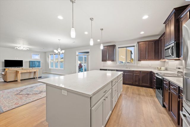 4712 W Coyote St, Moses Lake, WA 98837