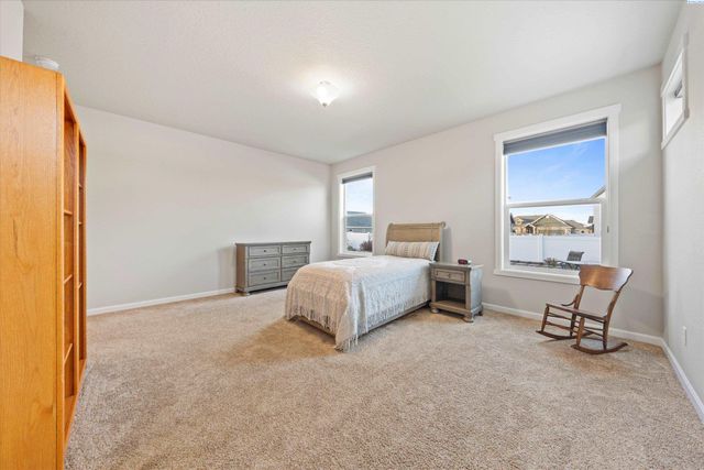 4712 W Coyote St, Moses Lake, WA 98837