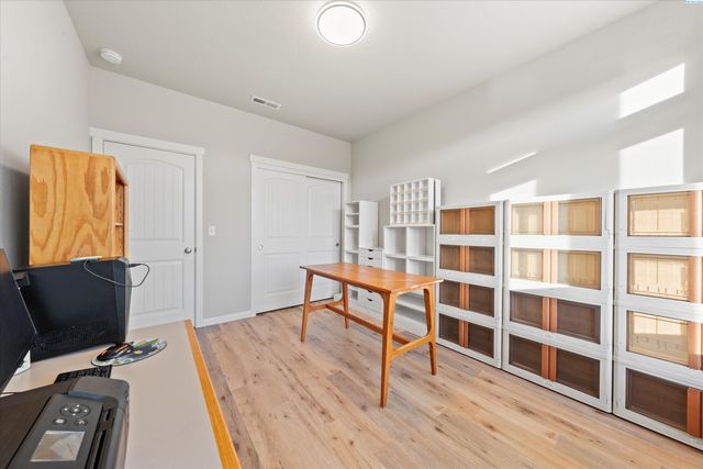 4712 W Coyote St, Moses Lake, WA 98837