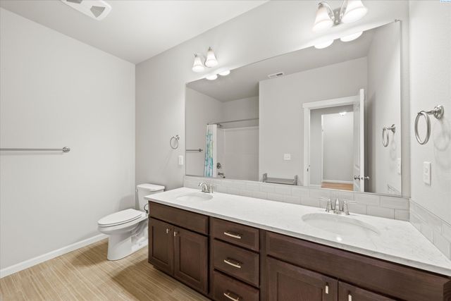 4712 W Coyote St, Moses Lake, WA 98837