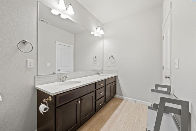 4712 W Coyote St, Moses Lake, WA 98837