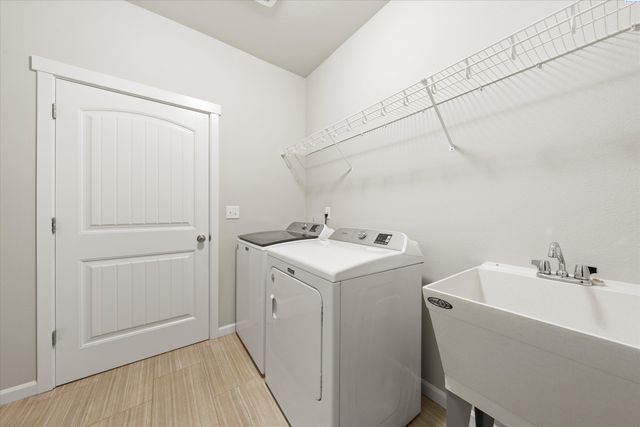 4712 W Coyote St, Moses Lake, WA 98837