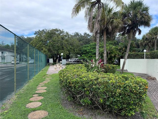 4205 N UNIVERSITY Drive 107, Sunrise, FL 33351