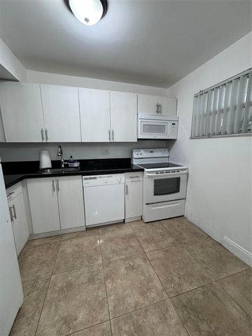 4205 N UNIVERSITY Drive 107, Sunrise, FL 33351