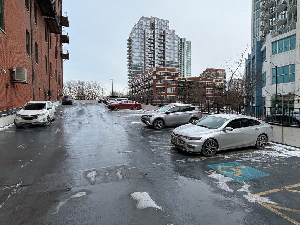 1550 S Indiana Avenue P31, Chicago, IL 60605