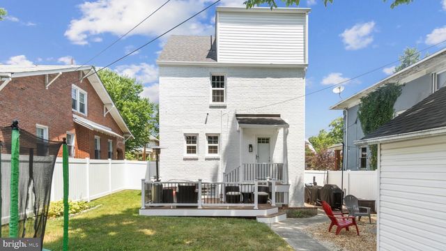 710 VAN BUREN ST NW, Washington, DC 20012