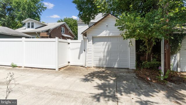 710 VAN BUREN ST NW, Washington, DC 20012