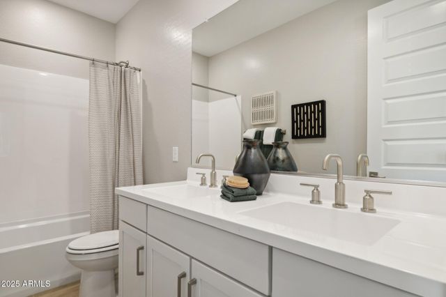 5870 E ZACHARY Drive, Phoenix, AZ 85054