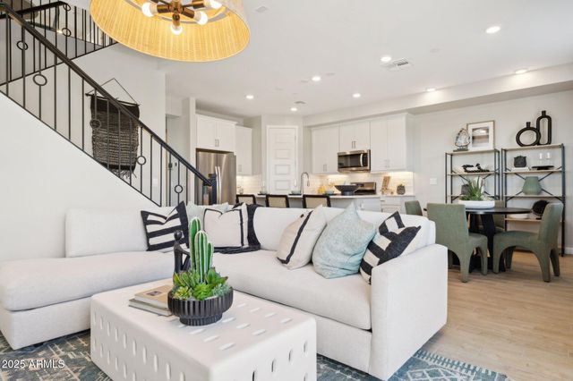 5870 E ZACHARY Drive, Phoenix, AZ 85054