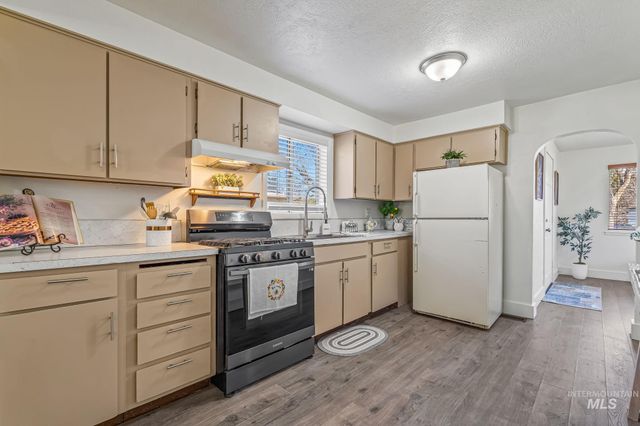 4723 W Morris Hill Rd, Boise, ID 83706