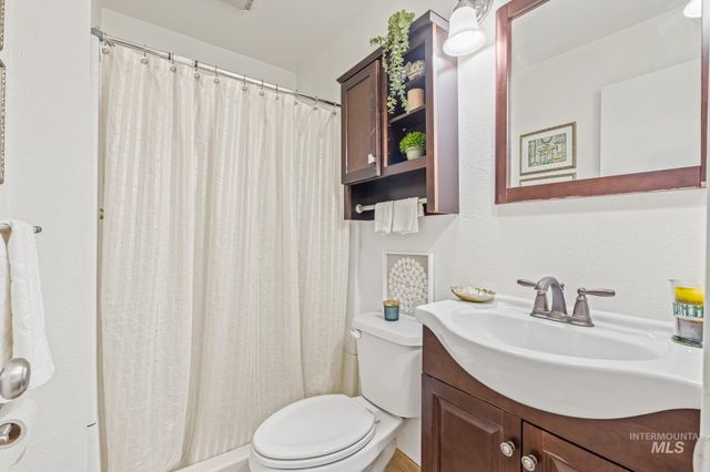 4723 W Morris Hill Rd, Boise, ID 83706