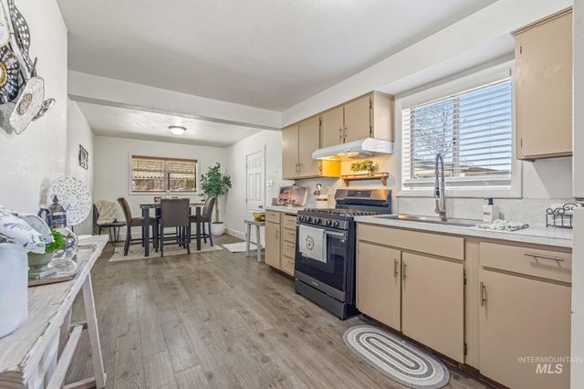 4723 W Morris Hill Rd, Boise, ID 83706