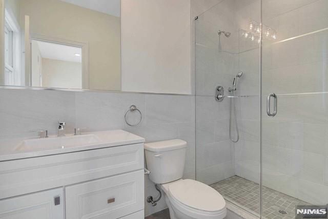 734 2nd Avenue 1, Lyndhurst, NJ 07071