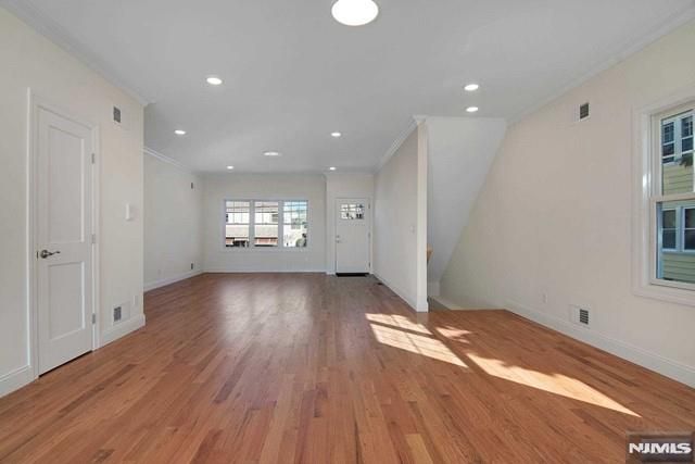 734 2nd Avenue 1, Lyndhurst, NJ 07071