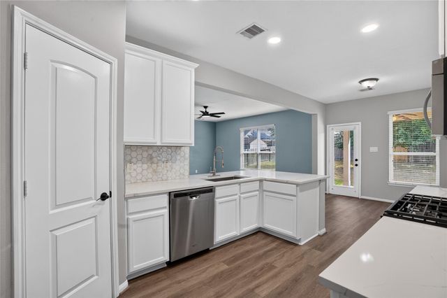 7611 Dragon Pearls Lane, Conroe, TX 77304